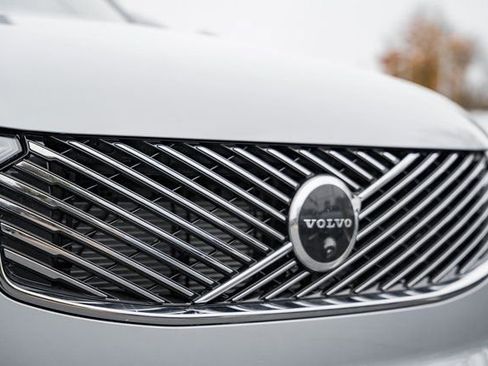 New 2026 Volvo XC90 B6 Plus w/ Protection Package Premier image 11