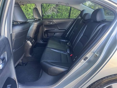 Used 2015 Honda Accord EX-L image 11