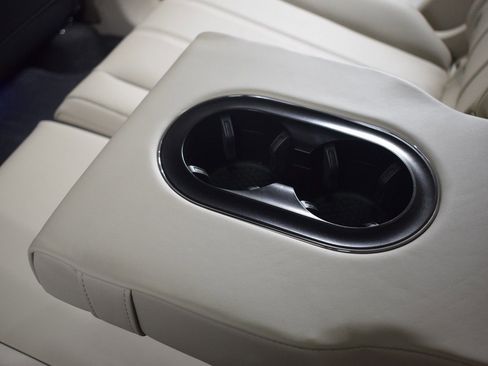 New 2025 Bentley Bentayga AWD/4WD image 23