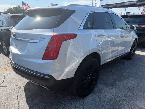 Used 2017 Cadillac XT5 Platinum w/ Driver Assist Package AWD/4WD image 6