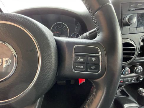Used 2018 Jeep Wrangler Unlimited Sport S AWD/4WD image 14