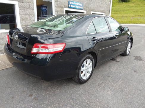 Used 2011 Toyota Camry LE w/ LE Extra-Value Pkg FWD image 3