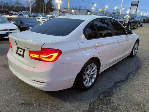 Used 2017 BMW 320i Sedan image 5
