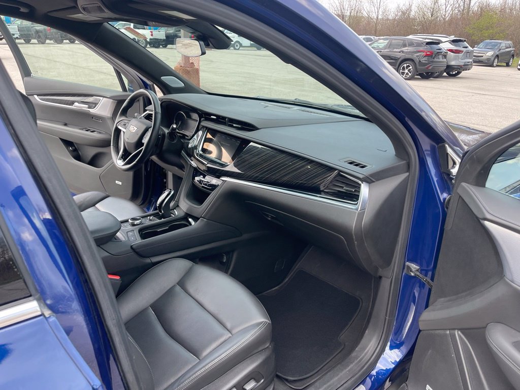 Used 2025 Cadillac XT6 Premium Luxury FWD image 19
