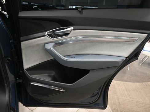 Used 2020 Audi e-tron Prestige w/ Prestige Package image 19
