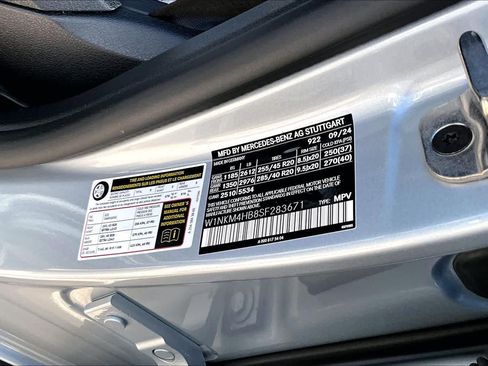 Used 2025 Mercedes-Benz GLC 300 4MATIC image 35