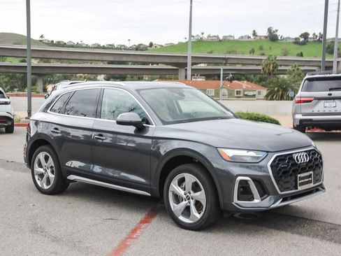 Used 2023 Audi Q5 2.0T Premium Plus w/ Premium Plus Package image 3