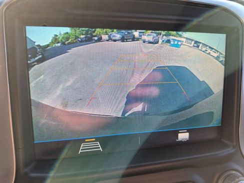 Used 2022 Chevrolet Silverado 1500 LT RWD image 13