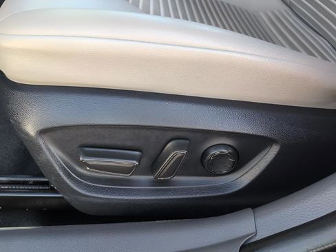 Used 2023 Toyota Camry SE image 34