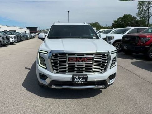 New 2026 GMC Yukon Denali w/ Denali Reserve Package AWD/4WD image 3