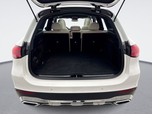 Used 2025 Mercedes-Benz GLC 300 4MATIC image 22