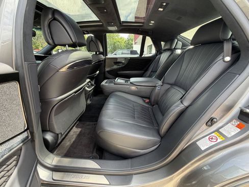 Used 2019 Lexus LS 500 RWD image 29