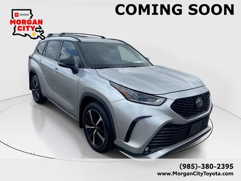 Used 2022 Toyota Highlander XSE AWD/4WD image 1
