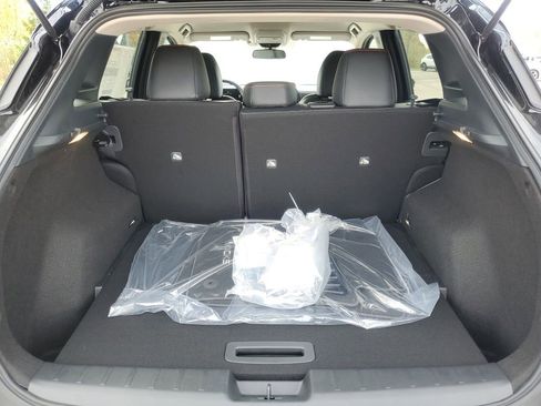 New 2025 Nissan Kicks SR image 8