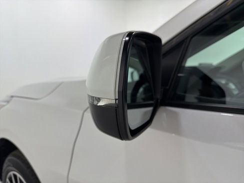 Certified 2025 Acura RDX SH-AWD w/ Advance Package image 9