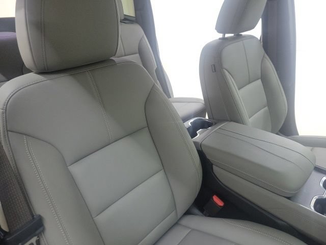 Used 2026 GMC Acadia Elevation w/ Elevation Premium Package FWD image 13