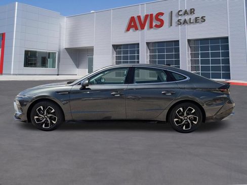 Used 2025 Hyundai Sonata SEL FWD image 2