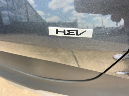 Used 2025 Kia Sportage EX AWD/4WD image 16