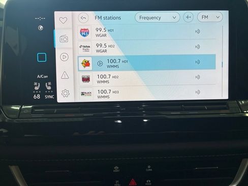 Used 2024 Volkswagen Atlas Cross Sport SE AWD/4WD image 12