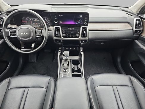 Used 2022 Kia Sorento S w/ Panoramic Sunroof Package image 11