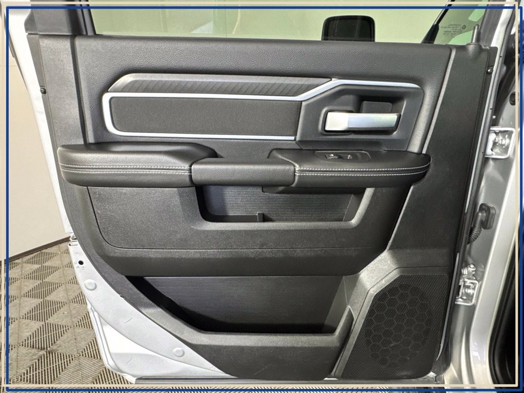 Certified 2026 RAM 2500 Big Horn AWD/4WD image 40