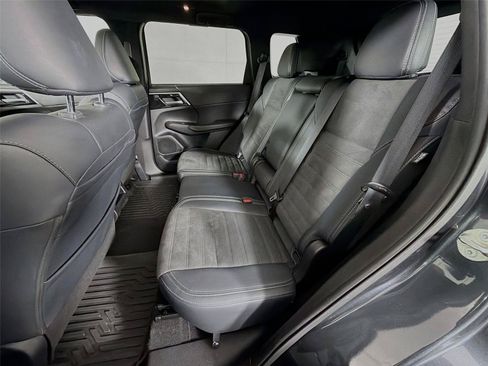 Used 2024 Mitsubishi Outlander SE Black Edition AWD/4WD image 26