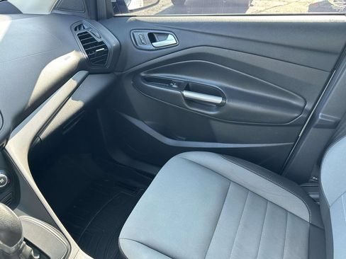Used 2016 Ford Escape SE w/ Equipment Group 201A FWD image 32