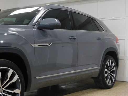 Used 2020 Volkswagen Atlas Cross Sport SEL Premium R-Line image 19