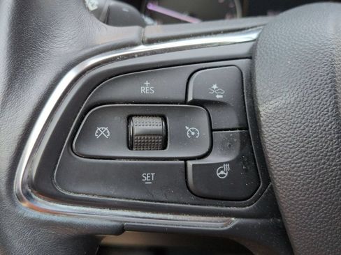 Used 2021 Buick Envision Essence w/ Technology Package I AWD/4WD image 17