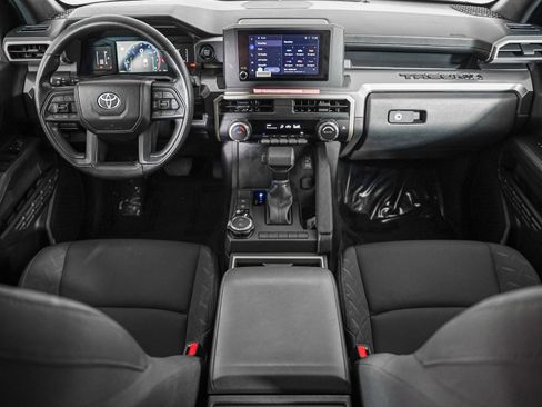 Used 2025 Toyota Tacoma SR5 AWD/4WD image 12