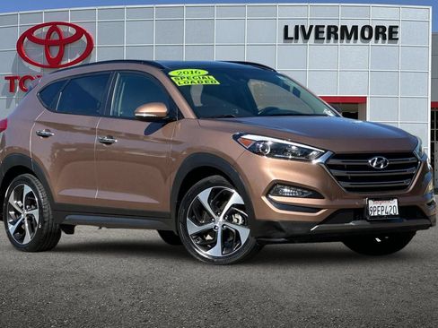 Used 2016 Hyundai Tucson Limited w/ Option Group 03 FWD image 2