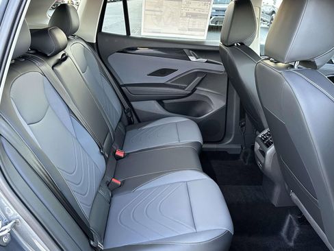 New 2026 Volkswagen Tiguan SE image 15