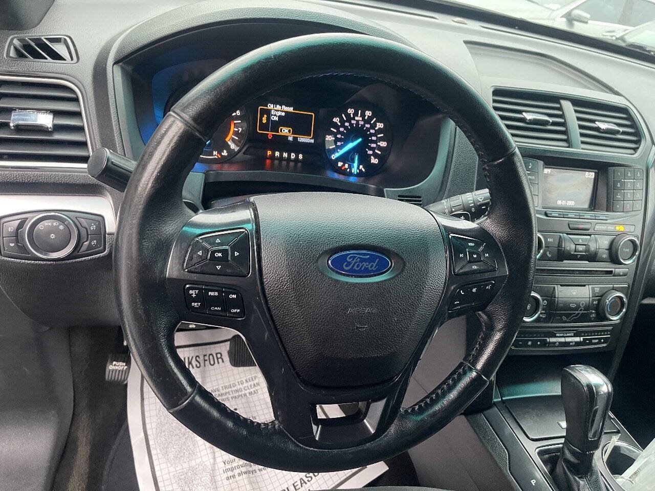 Used 2016 Ford Explorer XLT AWD/4WD image 12