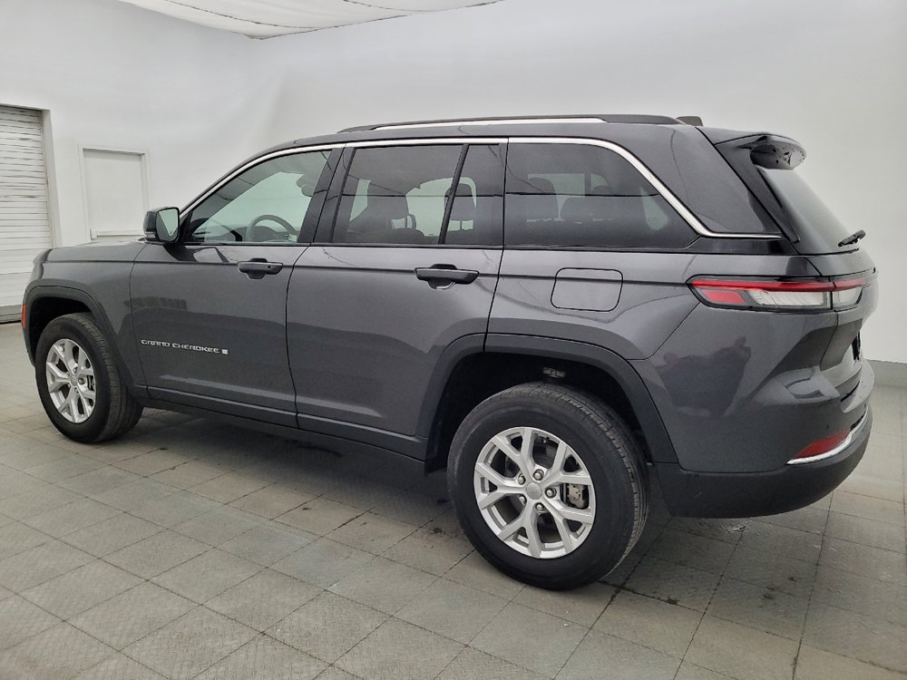 Used 2023 Jeep Grand Cherokee Limited RWD image 3