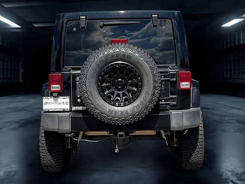 Used 2017 Jeep Wrangler Unlimited Sahara w/ Connectivity Group image 4