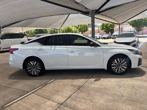 New 2026 Nissan Altima 2.5 SV AWD/4WD image 8