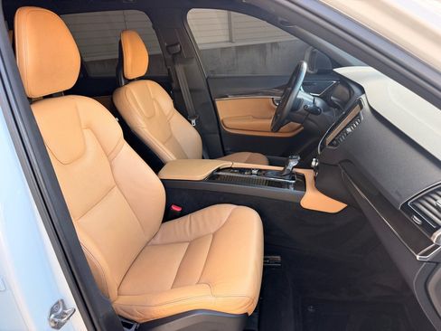 Used 2018 Volvo XC90 T6 Momentum w/ Momentum Plus Package AWD/4WD image 22