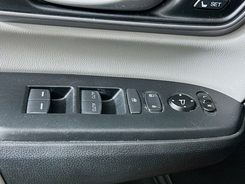 Used 2017 Honda CR-V EX-L image 15