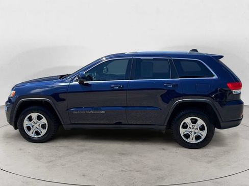 Used 2017 Jeep Grand Cherokee Laredo w/ Quick Order Package 23E AWD/4WD image 2