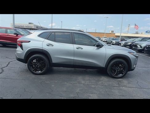Used 2025 Chevrolet Trax ACTIV w/ Driver Confidence Package FWD image 9
