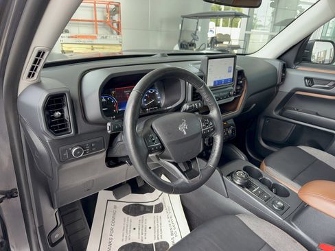 Certified 2022 Ford Bronco Sport Outer Banks w/ Tech Package AWD/4WD image 11