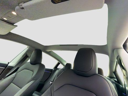 Used 2024 Tesla Model 3 Standard Range image 27