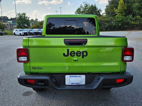 New 2025 Jeep Gladiator Sport image 11