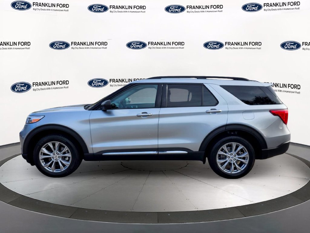 Certified 2023 Ford Explorer XLT w/ Equipment Group 202A AWD/4WD image 2