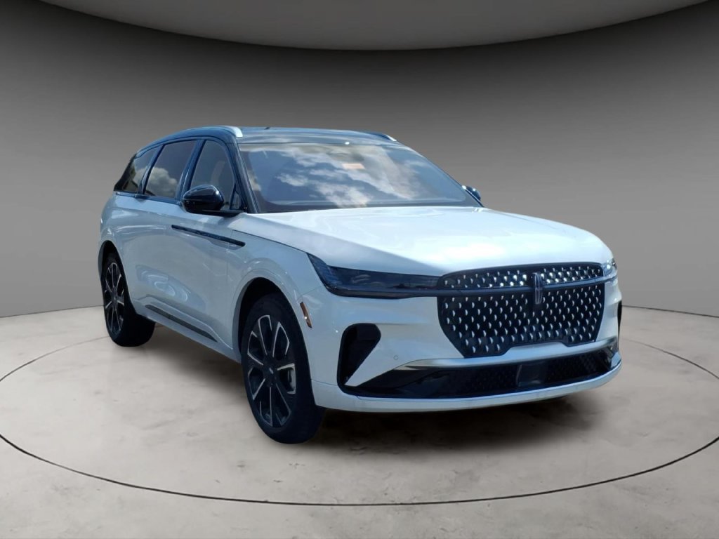 New 2026 Lincoln Nautilus Reserve AWD/4WD image 13
