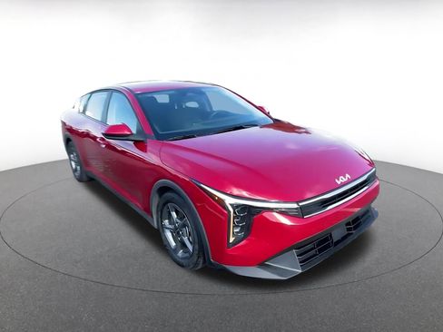 Used 2025 Kia K4 LXS image 3