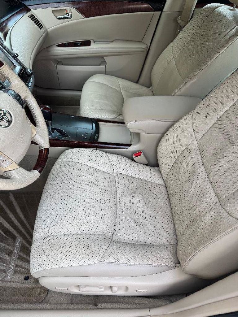 Used 2011 Toyota Avalon Limited FWD image 21