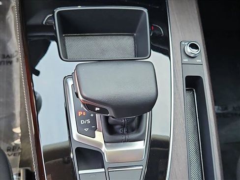 Used 2022 Audi Q5 2.0T Premium Plus image 12