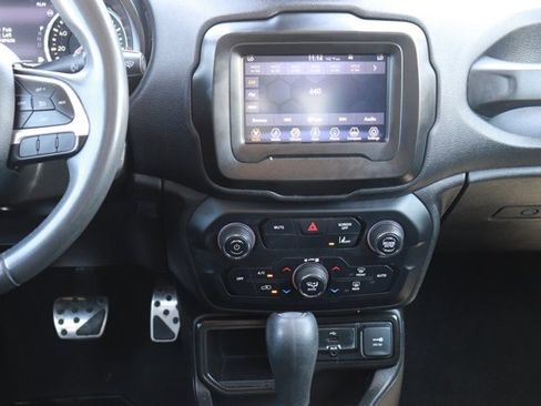 Used 2021 Jeep Renegade Latitude FWD image 15
