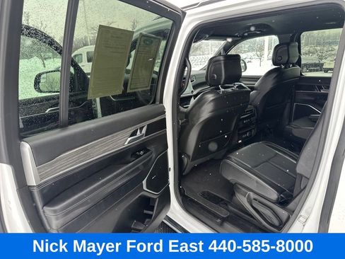 Used 2024 Jeep Wagoneer Series II image 25